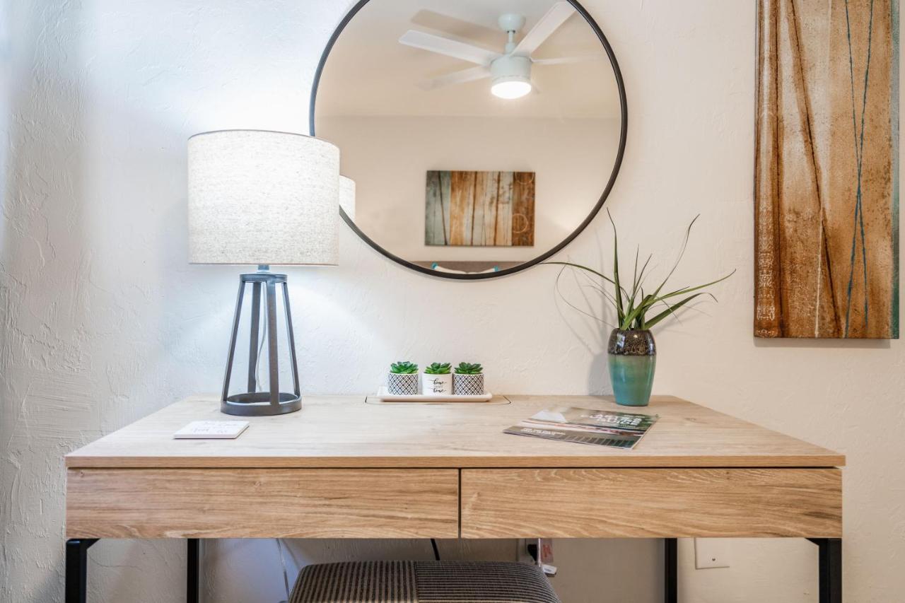 2Bed 1Bath Suite Minutes To Downtown, Beaches, Restaurants, Theaters And More サラソータ エクステリア 写真