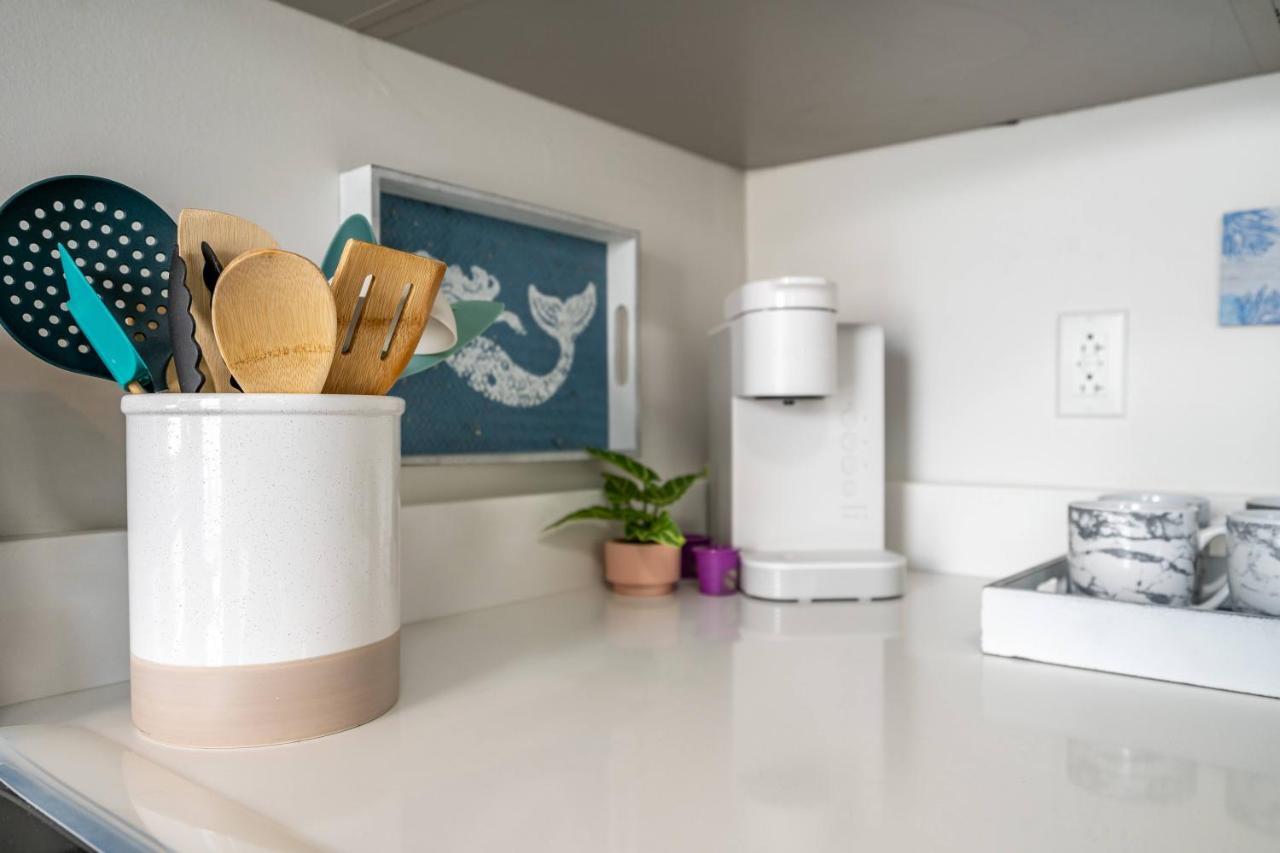 2Bed 1Bath Suite Minutes To Downtown, Beaches, Restaurants, Theaters And More サラソータ エクステリア 写真