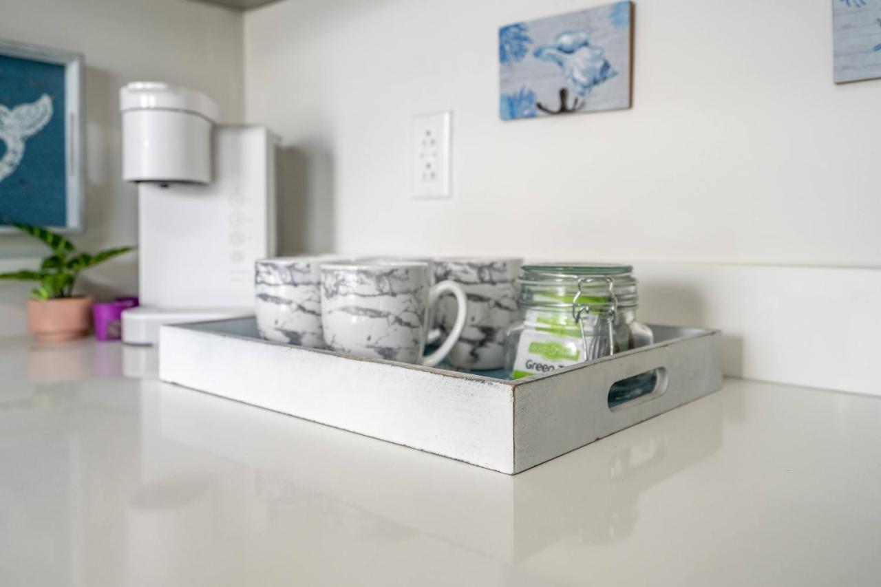 2Bed 1Bath Suite Minutes To Downtown, Beaches, Restaurants, Theaters And More サラソータ エクステリア 写真