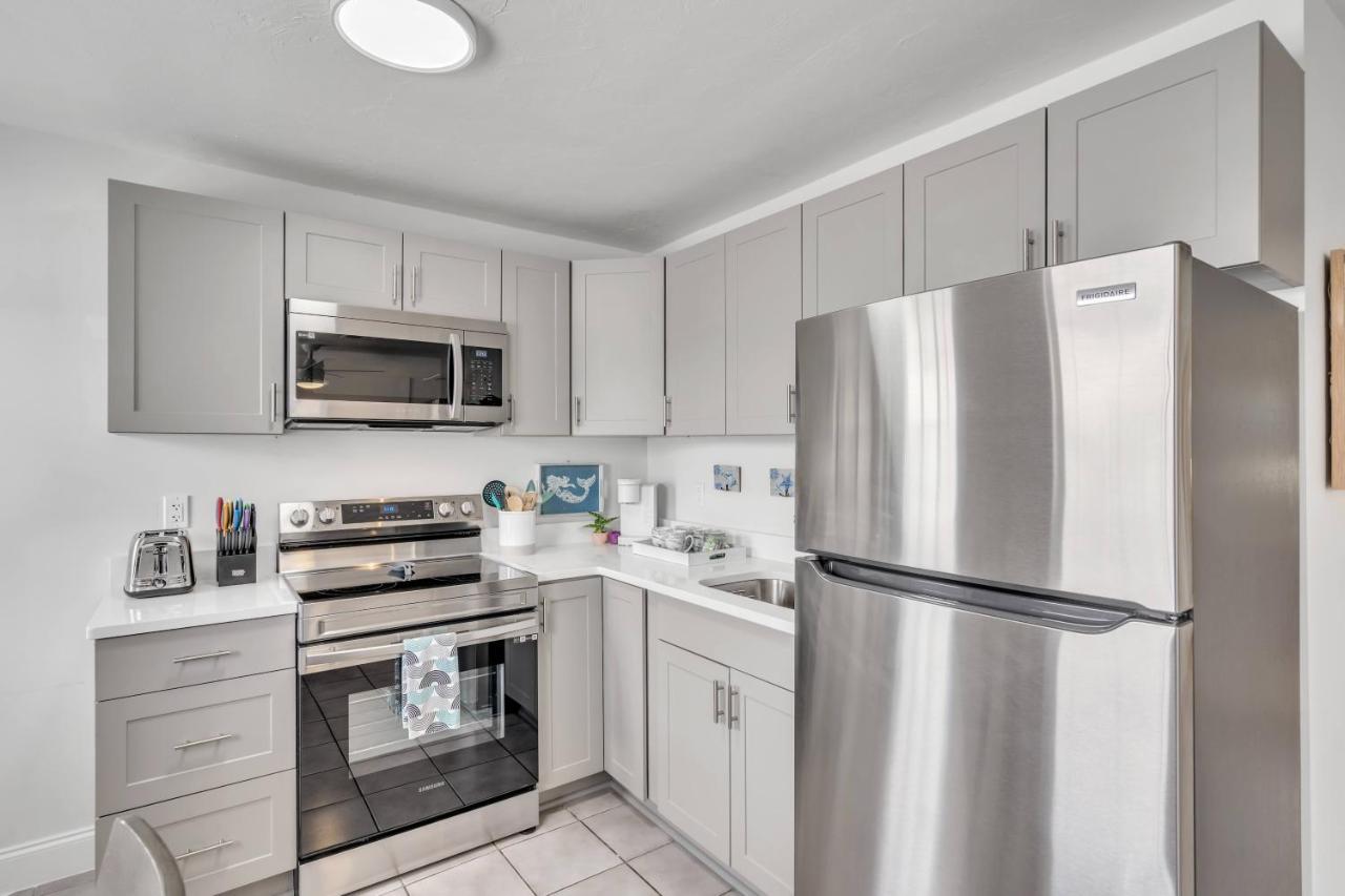 2Bed 1Bath Suite Minutes To Downtown, Beaches, Restaurants, Theaters And More サラソータ エクステリア 写真
