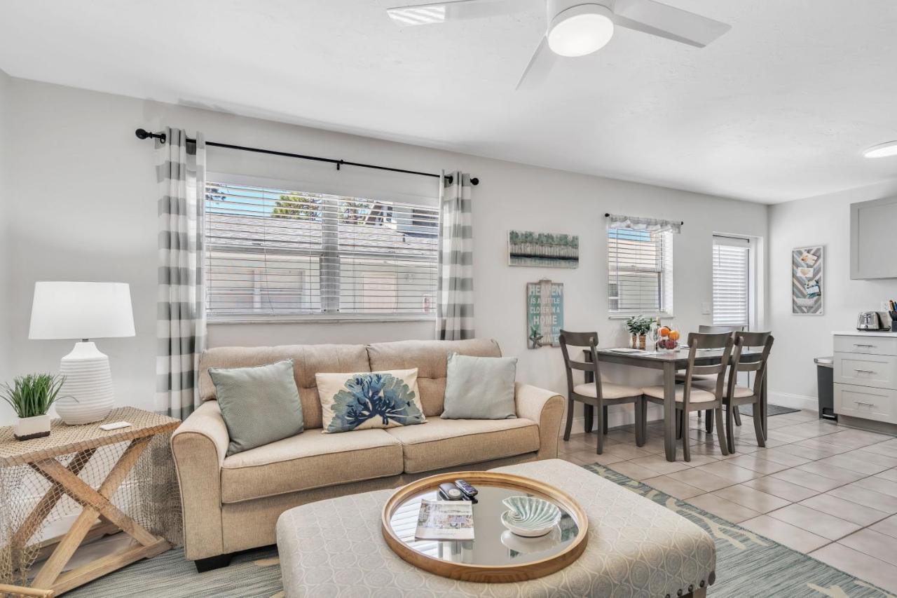 2Bed 1Bath Suite Minutes To Downtown, Beaches, Restaurants, Theaters And More サラソータ エクステリア 写真